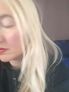 Mllesha74000 online show from December 4, 2025, 12:03 pm