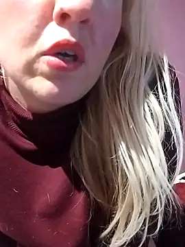 Mllesha74000 online show from December 17, 2025, 7:09 pm