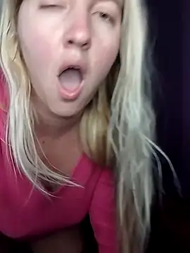 Mllesha74000 online show from December 21, 2025, 2:02 pm