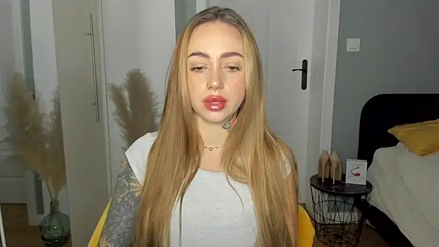 sexyCoralie online show from April 2, 2026, 7:06 am