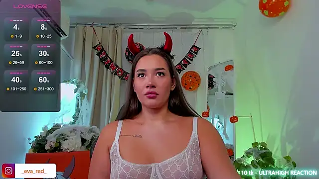 Snapshot of _Eva_Rose_ chatting on October 28, 2025, 1:58 pm Eva Rose online show from October 28, 2025, 1:58 pm