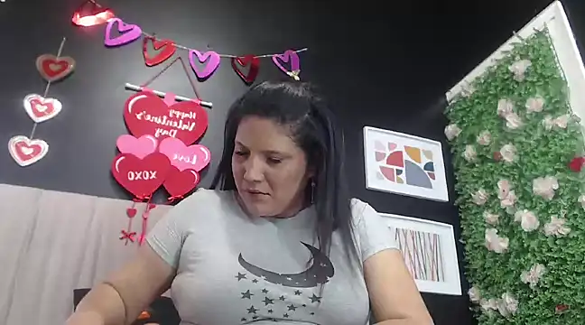 Snapshot of Sharloth_milf chatting on February 16, 2025, 3:48 pm Sharloth milf online show from February 16, 2025, 3:48 pm
