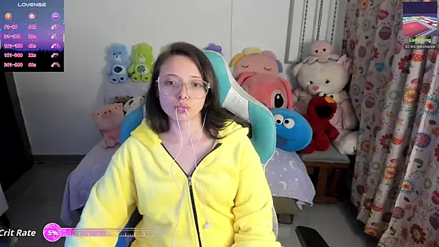 Snapshot of linda-schmidt chatting on May 6, 2026, 3:13 am linda-schmidt online show from May 6, 2026, 3:13 am