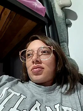 Snapshot of linda-schmidt chatting on May 25, 2026, 2:17 am linda-schmidt online show from May 25, 2026, 2:17 am