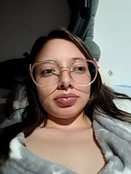 Snapshot of linda-schmidt chatting on May 27, 2026, 1:57 am linda-schmidt online show from May 27, 2026, 1:57 am