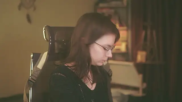 alyssa sweet online show from February 24, 2026, 4:43 am