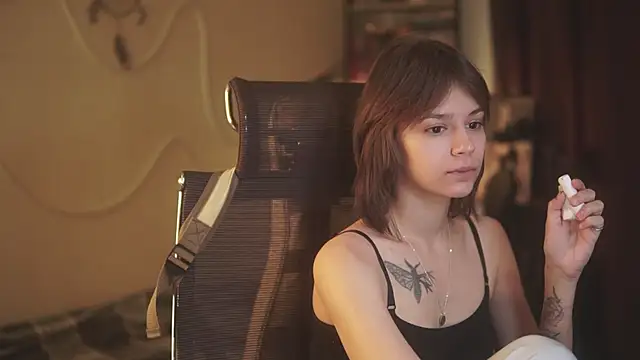 alyssa sweet online show from April 2, 2026, 5:05 am