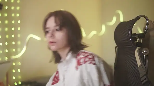 alyssa sweet online show from April 14, 2026, 5:02 am