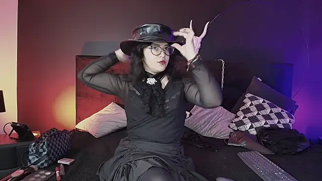  Jade 16 online show from October 31, 2025, 11:55 am