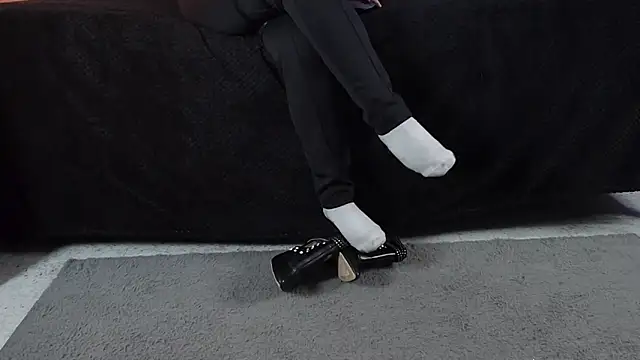  Jade 16 online show from December 15, 2025, 11:47 am