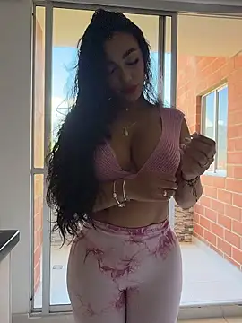 Snapshot of emma_andrew1 chatting on January 17, 2026, 3:50 pm emma andrew1 online show from January 17, 2026, 3:50 pm