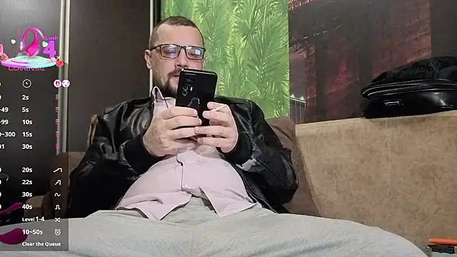 Snapshot of DanielOhCool chatting on February 5, 2026, 6:40 am DanielOhCool online show from February 5, 2026, 6:40 am