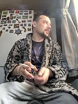 Snapshot of DanielOhCool chatting on February 18, 2026, 8:10 am DanielOhCool online show from February 18, 2026, 8:10 am