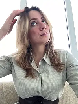 Snapshot of Puzdosia chatting on October 10, 2025, 8:57 am Puzdosia online show from October 10, 2025, 8:57 am