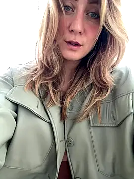 Snapshot of Puzdosia chatting on November 30, 2025, 6:28 am Puzdosia online show from November 30, 2025, 6:28 am