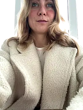 Snapshot of Puzdosia chatting on December 2, 2025, 7:36 am Puzdosia online show from December 2, 2025, 7:36 am