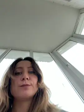 Snapshot of Puzdosia chatting on February 9, 2026, 7:34 am Puzdosia online show from February 9, 2026, 7:34 am