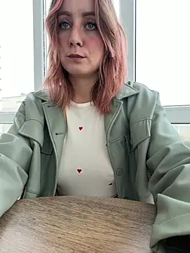 Snapshot of Puzdosia chatting on February 24, 2026, 8:12 am Puzdosia online show from February 24, 2026, 8:12 am