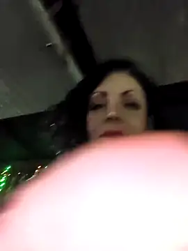 mijal queen online show from October 19, 2025, 1:39 am