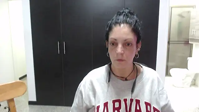 mijal queen online show from October 25, 2025, 3:25 am