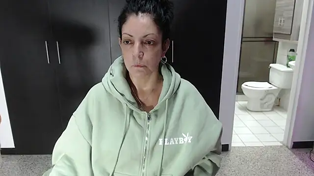 mijal queen online show from November 13, 2025, 3:16 am