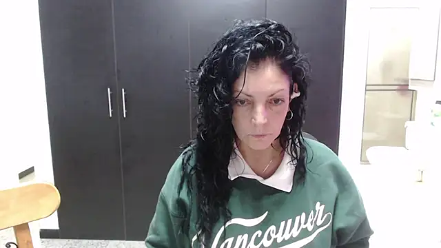 mijal queen online show from November 14, 2025, 2:54 am