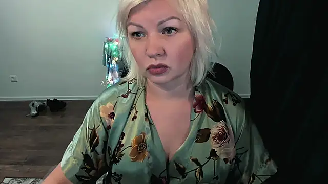 Angelaroberti3 online show from December 19, 2025, 2:02 pm