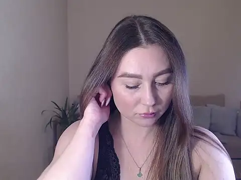 marishaarimova online show from May 3, 2026, 7:47 am