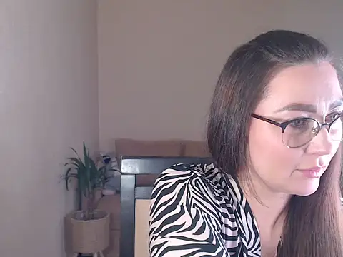 marishaarimova online show from May 15, 2026, 7:37 am