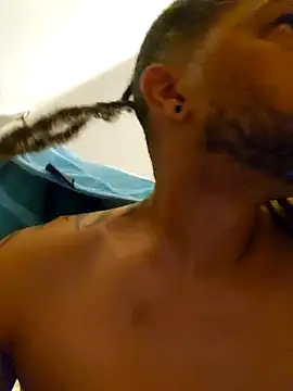 Snapshot of tropikboy chatting on October 15, 2025, 10:04 am tropikboy online show from October 15, 2025, 10:04 am