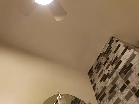 Snapshot of tropikboy chatting on October 24, 2025, 9:49 am tropikboy online show from October 24, 2025, 9:49 am