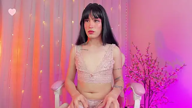 rosseblondee online show from November 4, 2025, 9:36 pm