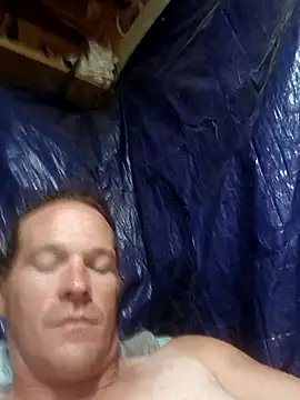 Snapshot of FUNINWV9 chatting on September 30, 2025, 11:32 pm FUNINWV9 online show from September 30, 2025, 11:32 pm