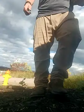 Snapshot of FUNINWV9 chatting on October 24, 2025, 7:54 pm FUNINWV9 online show from October 24, 2025, 7:54 pm