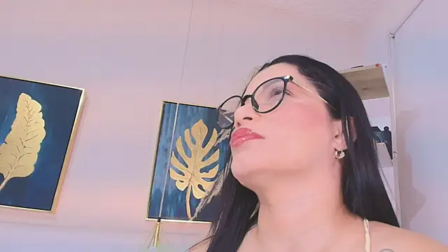 Snapshot of valerie_lya chatting on June 20, 2026, 1:03 pm valerie lya online show from June 20, 2026, 1:03 pm