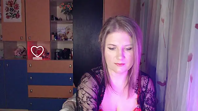 Snapshot of LizaCakes chatting on February 25, 2025, 4:00 pm LizaCakes online show from February 25, 2025, 4:00 pm