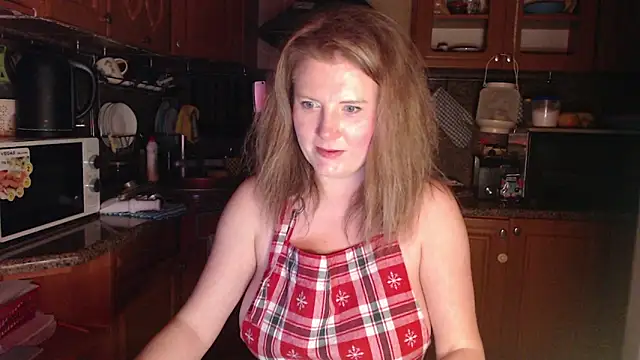 Snapshot of LizaCakes chatting on March 18, 2025, 5:21 pm LizaCakes online show from March 18, 2025, 5:21 pm