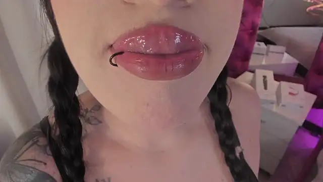 Snapshot of Nara_belen chatting on October 16, 2025, 4:02 am Nara belen online show from October 16, 2025, 4:02 am