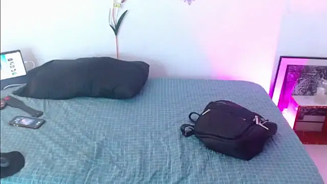 keyklin1 online show from February 10, 2026, 6:23 pm