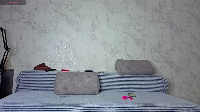 sweeetgirls2021 online show from October 4, 2025, 3:04 am