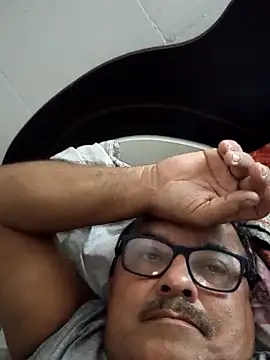 Misterymem63 online show from April 21, 2026, 11:18 pm