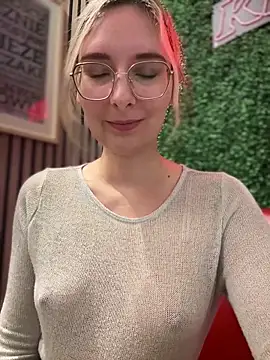 The Snowwhitee online show from February 15, 2025, 9:16 am