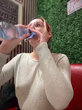 The Snowwhitee online show from March 18, 2025, 7:10 pm