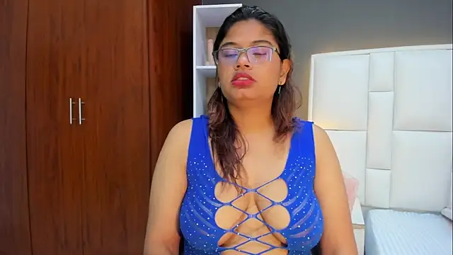 yeral2017 online show from December 2, 2025, 4:57 pm