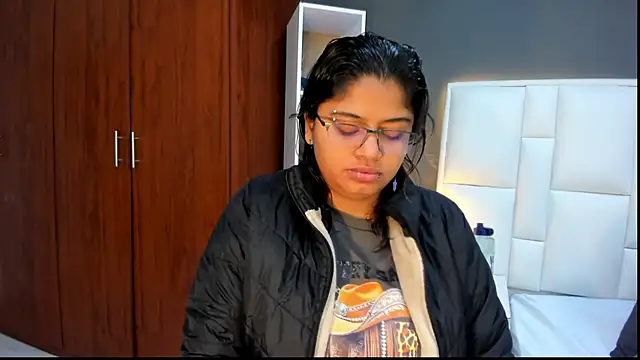 yeral2017 online show from April 18, 2026, 11:14 am