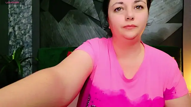 Snapshot of AleshaArabian chatting on December 30, 2024, 6:27 pm AleshaArabian online show from December 30, 2024, 6:27 pm