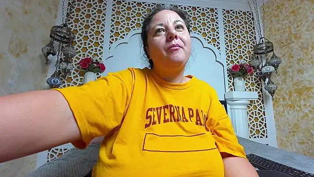 Snapshot of AleshaArabian chatting on October 9, 2025, 2:20 am AleshaArabian online show from October 9, 2025, 2:20 am