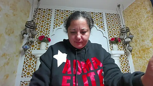 Snapshot of AleshaArabian chatting on October 13, 2025, 2:33 am AleshaArabian online show from October 13, 2025, 2:33 am