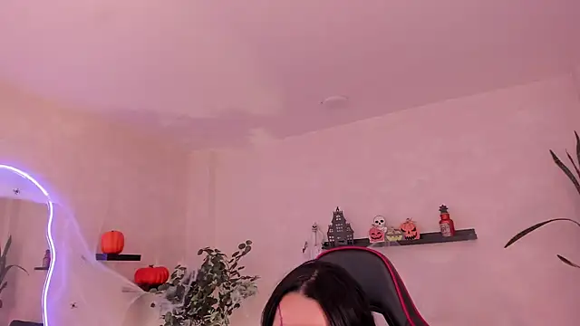 EmmyEvans1 online show from October 2, 2025, 7:43 pm