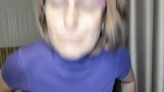 Snapshot of lauraoven chatting on December 11, 2024, 3:58 pm lauraoven online show from December 11, 2024, 3:58 pm